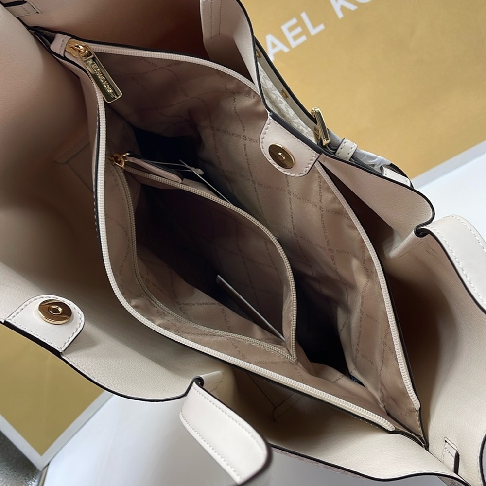 Michael Kors Emilia Large Logo Tote Bag 
COLOR LT CRM MULTI
NWT - Picture 9 of 16